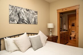 6532 Settlers Creek Townhomes 2 Bedroom Condo by RedAwning