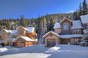 6532 Settlers Creek Townhomes 2 Bedroom Condo by RedAwning