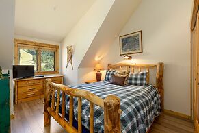 2674 Tenderfoot Lodge 2 Bedroom Condo by RedAwning