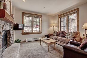 8452 Dakota Lodge 2 Bedroom Condo by RedAwning