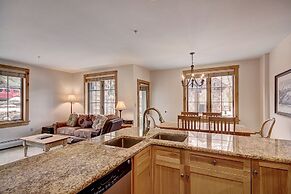 8452 Dakota Lodge 2 Bedroom Condo by RedAwning