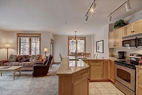 8452 Dakota Lodge 2 Bedroom Condo by RedAwning