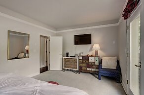 2721 Chateaux DMont by RedAwning