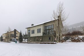 130 Meisel Drive 4 Bedroom Townhouse by RedAwning