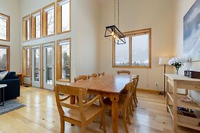 130 Meisel Drive 4 Bedroom Townhouse by RedAwning