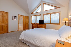 130 Meisel Drive 4 Bedroom Townhouse by RedAwning