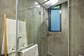 Zero Five One Seven Inn