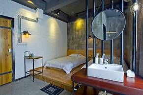 Zero Five One Seven Inn