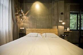 Zero Five One Seven Inn