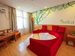 Vatica TianJin JingHai District Bus Station Home World Plaza Hotel