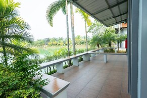 Lamphurai Riverside Resort and Spa