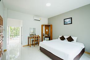 Lamphurai Riverside Resort and Spa