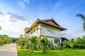 Lamphurai Riverside Resort and Spa