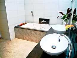 Skylight New 2 bedrooms Villa