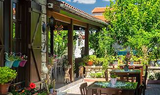 Flores Hotel Alacati