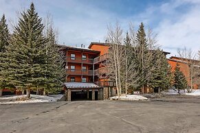 Mountainside  272h 2 Bedroom Condo by RedAwning