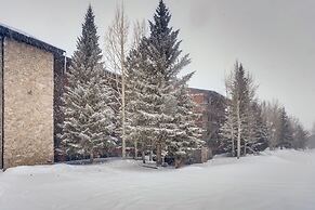 Mountainside  272h 2 Bedroom Condo by RedAwning