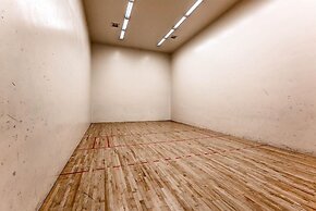 Mountainside  272h 2 Bedroom Condo by RedAwning