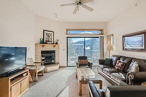 Lake Forest  201f 2 Bedroom Condo by RedAwning