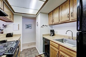 Mountainside  162h 2 Bedroom Condo by RedAwning