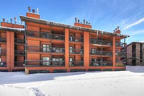 Mountainside  162h 2 Bedroom Condo by RedAwning