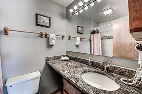 Pitkin Townhome - 704 3 Bedroom Townhouse by RedAwning