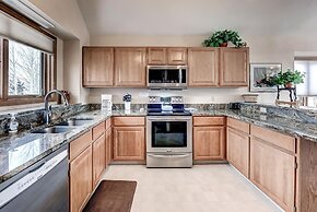 Pitkin Townhome - 704 3 Bedroom Townhouse by RedAwning