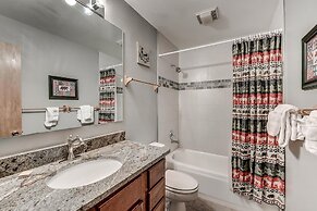 Pitkin Townhome - 704 3 Bedroom Townhouse by RedAwning