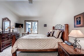 Pitkin Townhome - 704 3 Bedroom Townhouse by RedAwning