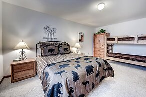 Pitkin Townhome - 704 3 Bedroom Townhouse by RedAwning