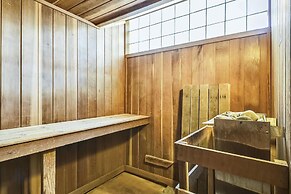 River Glen  106c 2 Bedroom Condo by RedAwning