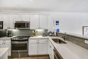 River Glen  106c 2 Bedroom Condo by RedAwning