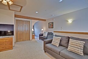 Tarn Landing  #c-4 2 Bedroom Condo by RedAwning