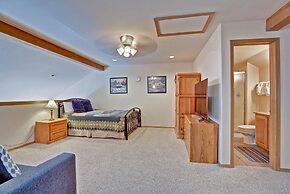 Tarn Landing  #c-4 2 Bedroom Condo by RedAwning