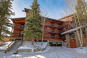 Mountainside  155a 2 Bedroom Condo by RedAwning