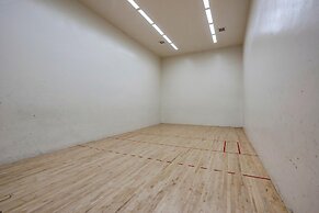 Mountainside  155a 2 Bedroom Condo by RedAwning