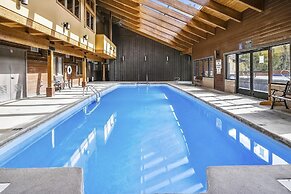 Mountainside  155a 2 Bedroom Condo by RedAwning