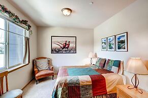 Tarn Landing  C-5 1 Bedroom Condo by RedAwning