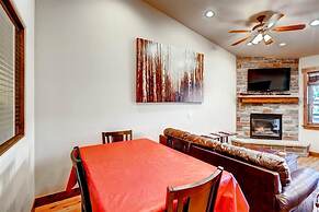 Boulevard Bend  P2 3 Bedroom Condo by RedAwning