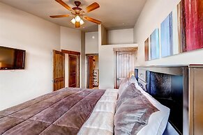 Boulevard Bend  P2 3 Bedroom Condo by RedAwning