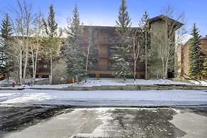 Mountainside  325a 3 Bedroom Condo by RedAwning