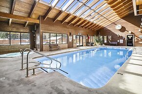 Mountainside  325a 3 Bedroom Condo by RedAwning