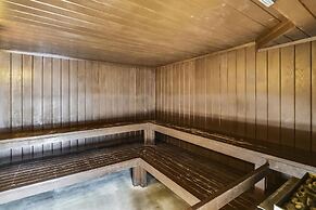 Mountainside  325a 3 Bedroom Condo by RedAwning