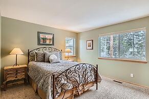 Gold Dust  660a 3 Bedroom Townhouse by RedAwning