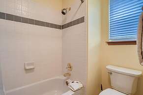 Gold Dust  660a 3 Bedroom Townhouse by RedAwning