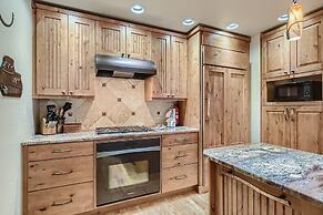 Gold Dust  660a 3 Bedroom Townhouse by RedAwning