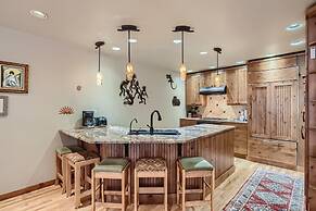 Gold Dust  660a 3 Bedroom Townhouse by RedAwning