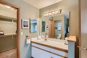 Gold Dust  660a 3 Bedroom Townhouse by RedAwning