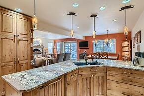 Gold Dust  660a 3 Bedroom Townhouse by RedAwning