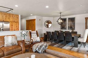 Mount Victoria Lodge #d 3 Bedroom Condo by RedAwning